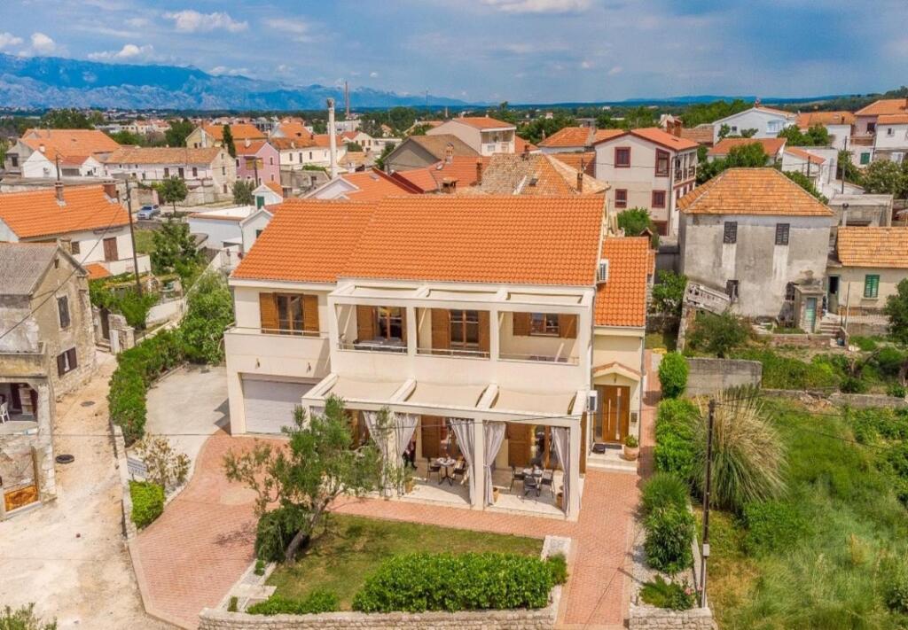 Bosko 30m From the sea With Parking A3 in Nin, Croatia