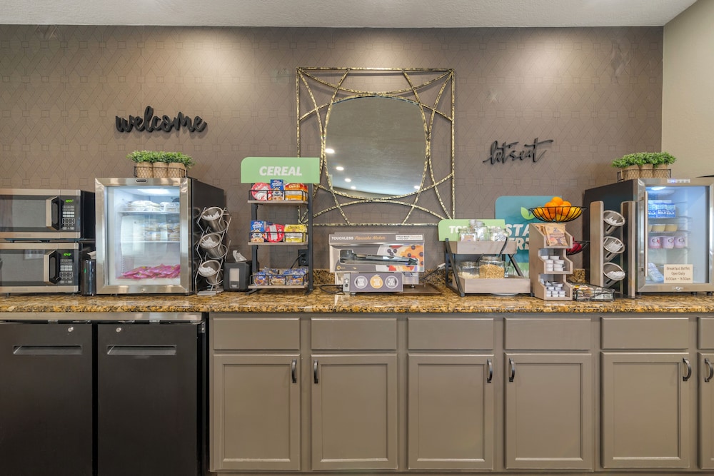 EverSpring Suites - photo 26