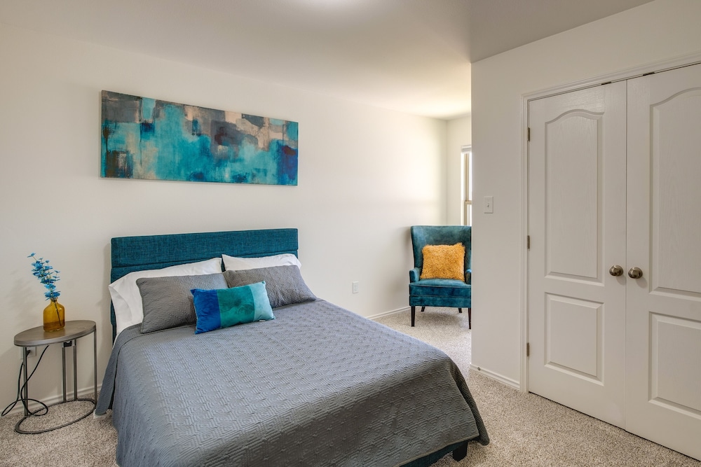 Luxurious Laredo Getaway Unwind in Style - photo 6