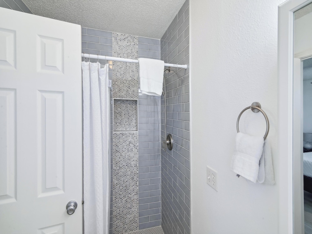 Seagull Sands by Ryson Vacation Rentals — 4-Star Luxury Hotel in Galveston, United States