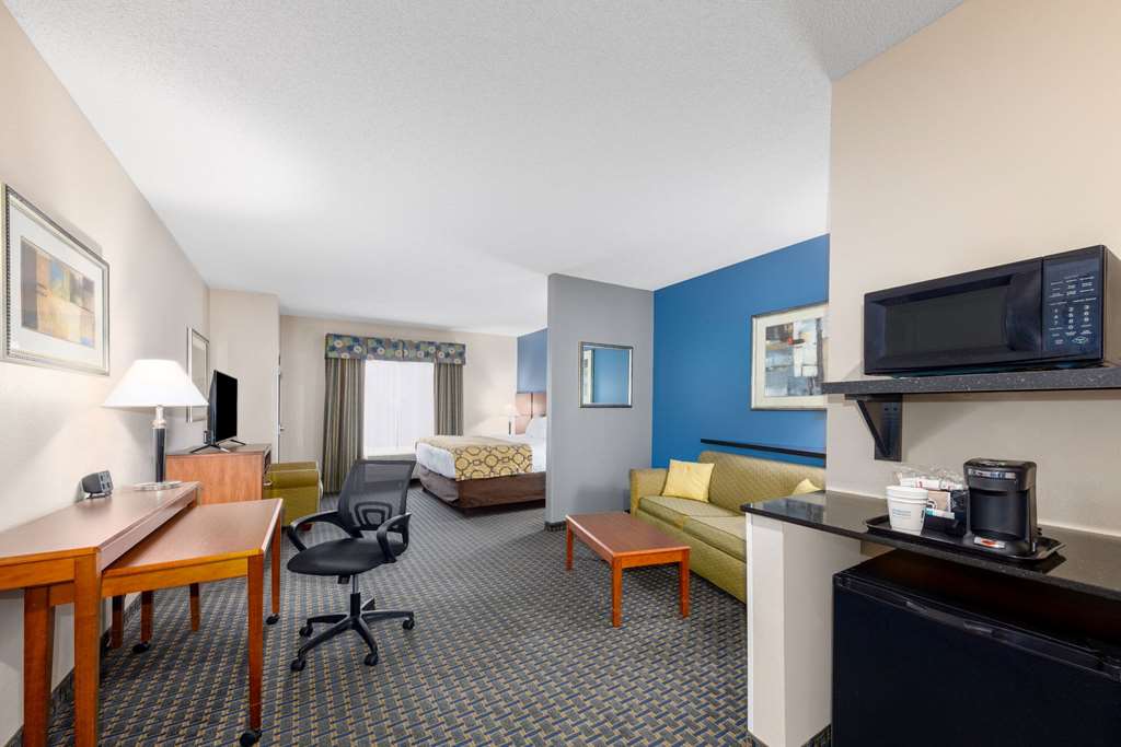 Baymont by Wyndham Pratt - photo 12