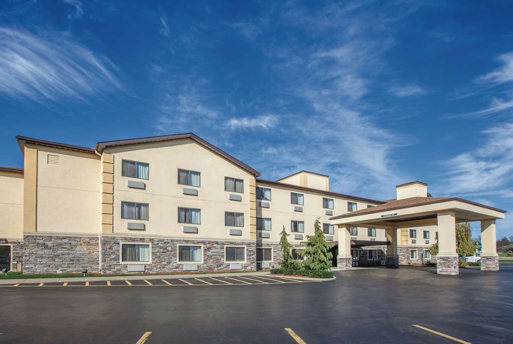 La Quinta Inn & Suites by Wyndham Erie - featured photo