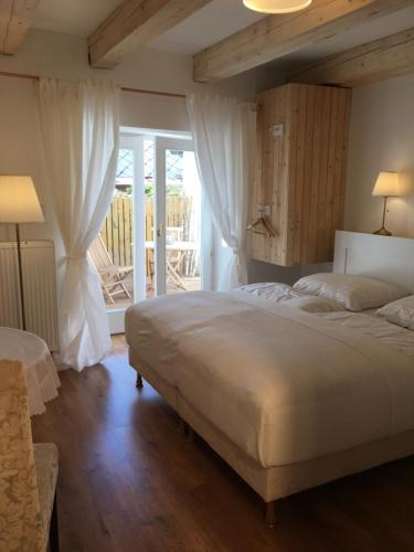 House Apartmentshumpolec Garden — 4-Star Luxury Hotel in Humpolec, Czech Republic