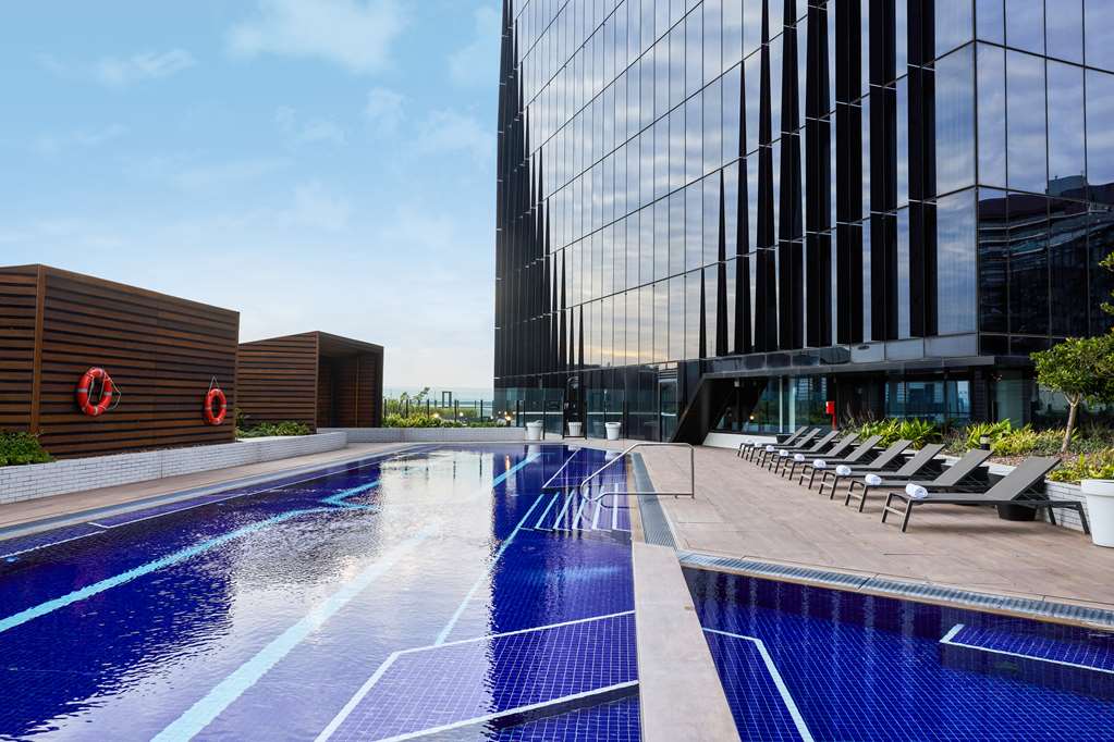 Vibe Hotel Melbourne Docklands - carbon neutral hotel in Docklands