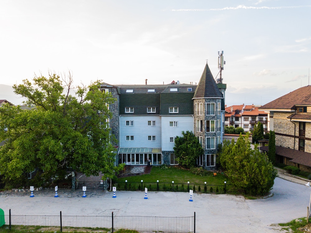 Chateau Vaptzarov Hotel — 4-Star Luxury Hotel in Bansko, Bulgaria