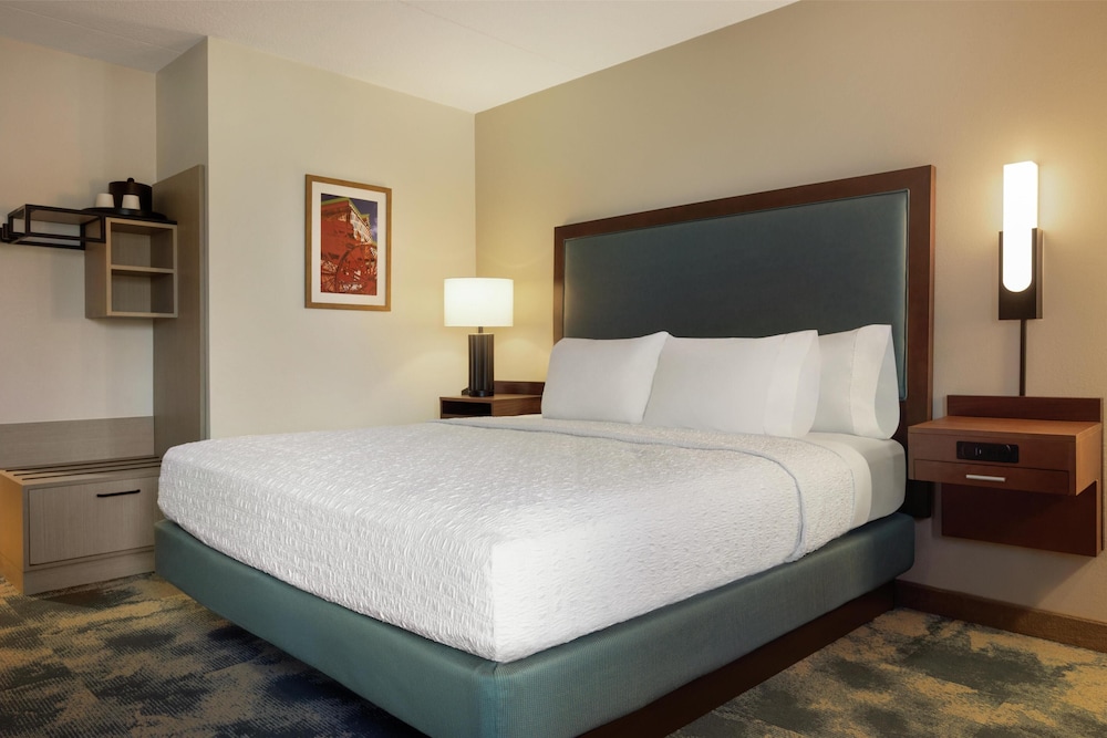 Hampton Inn Lancaster - photo 12
