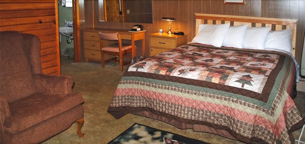 Superior Motel & Suites - photo 8
