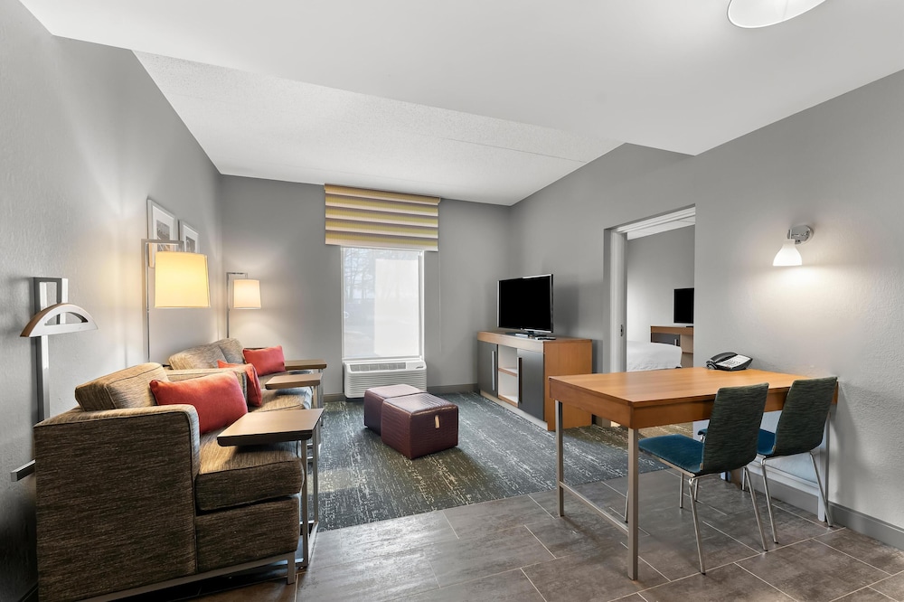 Hampton Inn & Suites Newtown - photo 77