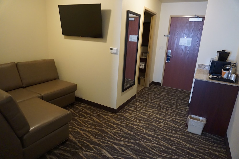 Cobblestone Hotel & Suites Chippewa Falls - photo 19