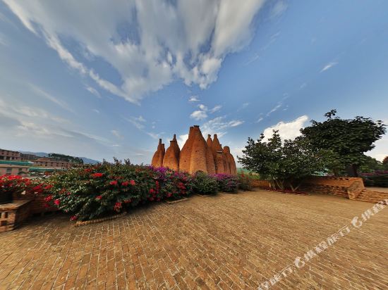 Mile Qingnianyishudongfengyun in Miyang, People's Republic of China