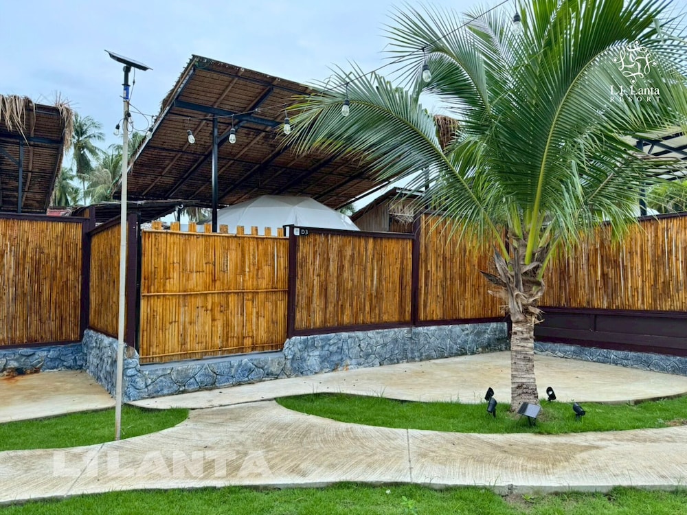 L1 Lanta Resort in Ko Lanta, Thailand