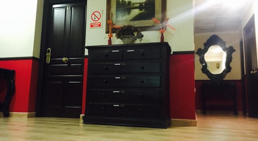Hostal Alcarayón — Pilas — photo 2
