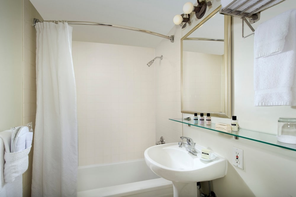 Park Lane Suites and Inn - photo 35