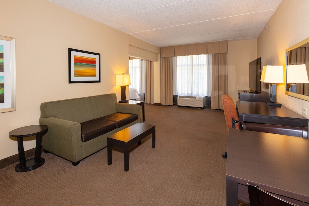 Holiday Inn Express & Suites Jacksonville Airport by IHG - photo 6