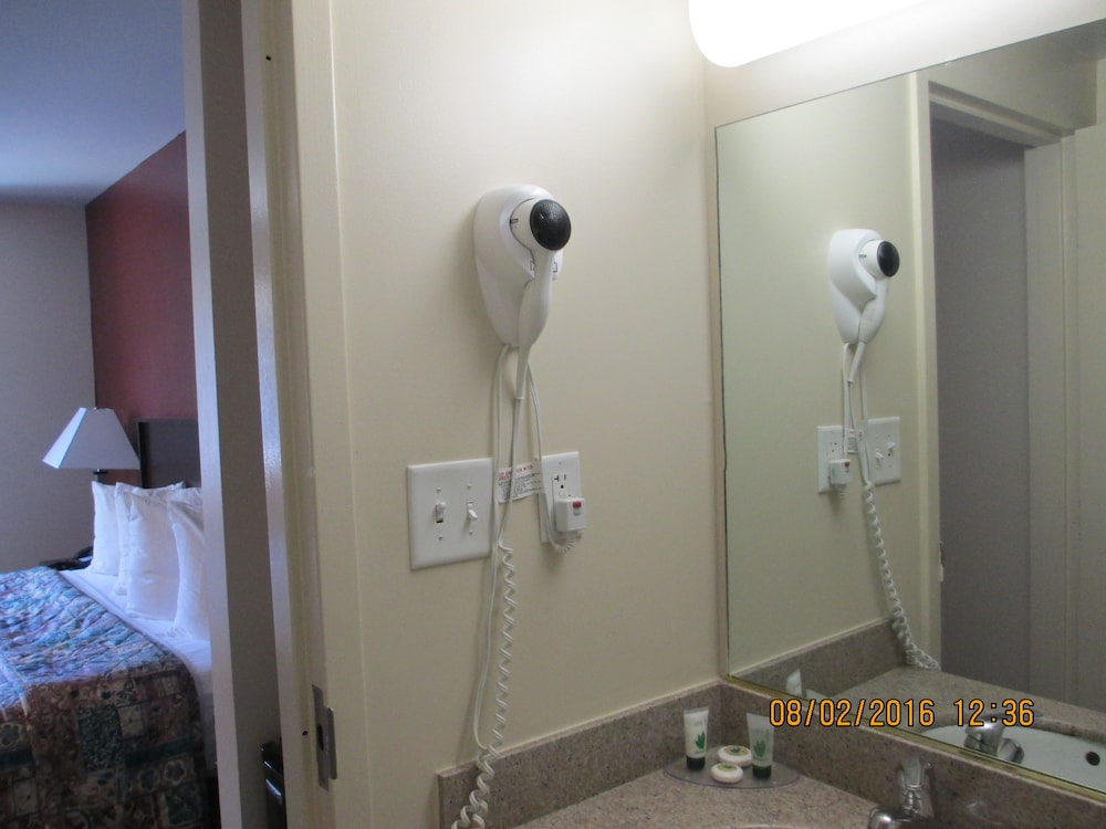 Regal Inn Chicago O'Hare Airport - photo 40