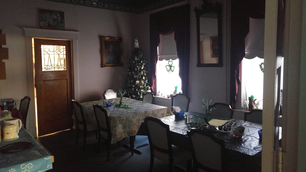 Inn of the Six Toed Cat - photo 23