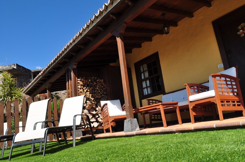 Casa Chamiquela — 4-Star Luxury Hotel in Puntallana, Spain