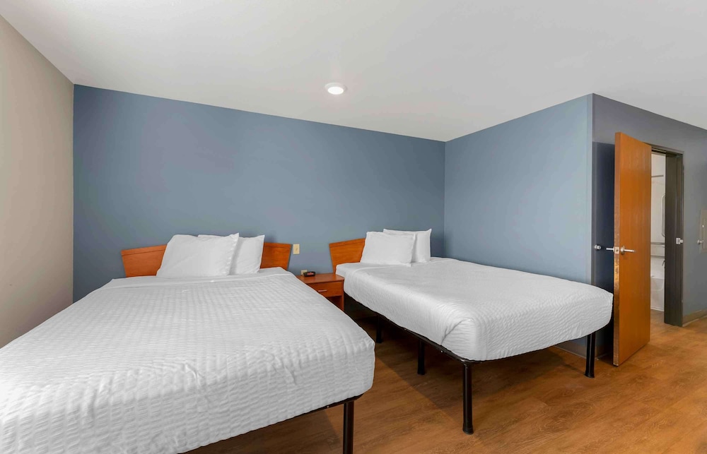 WoodSpring Suites Cleveland Avon - photo 11