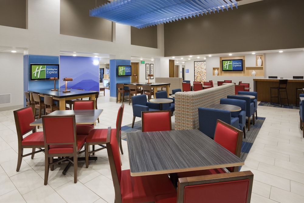 Holiday Inn Express & Suites Minneapolis West End by IHG - photo 32