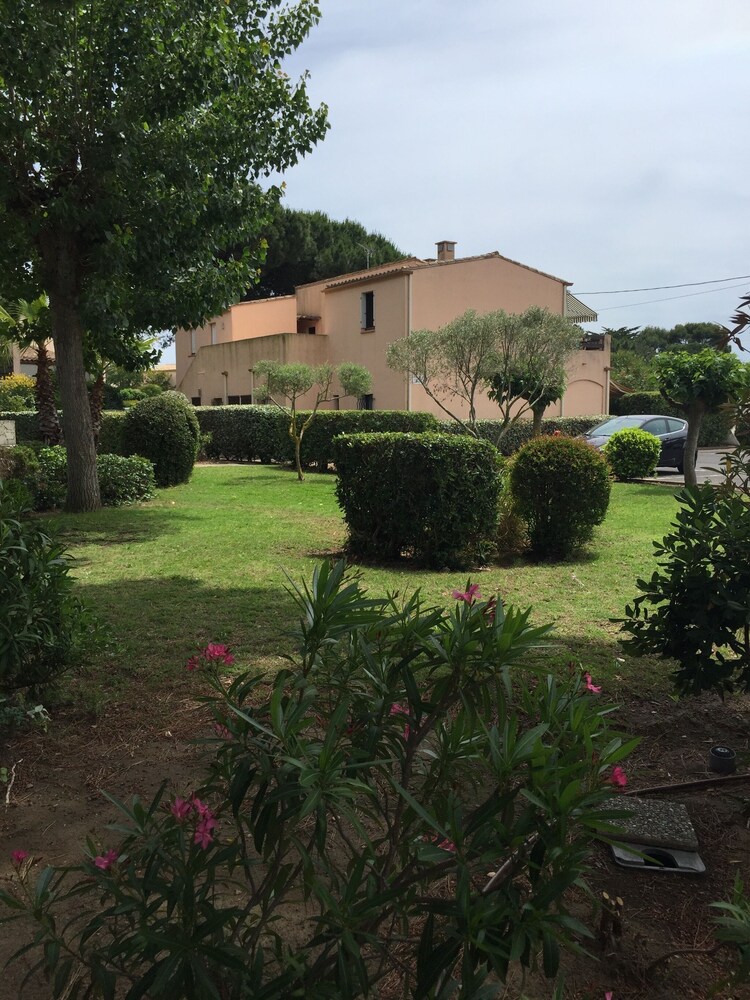 Studio In Le Grau D Agde With Pool Access And Enclosed Garden — Agde