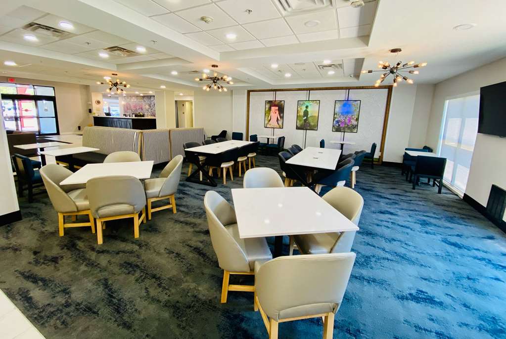 La Quinta Inn & Suites by Wyndham Mt. Laurel Philadelphia - photo 12