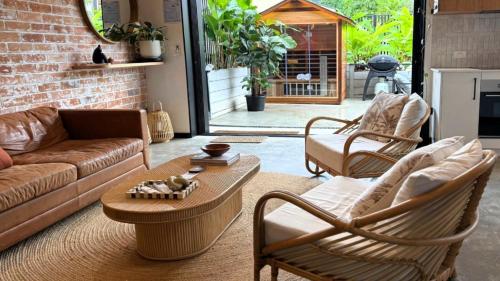 Catalyst Retreat Stylish Pets Accessible Sauna — hotel near Coffs Harbour Airport