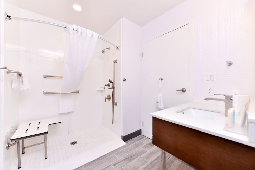 Hampton Inn Norfolk Virginia Beach - photo 18