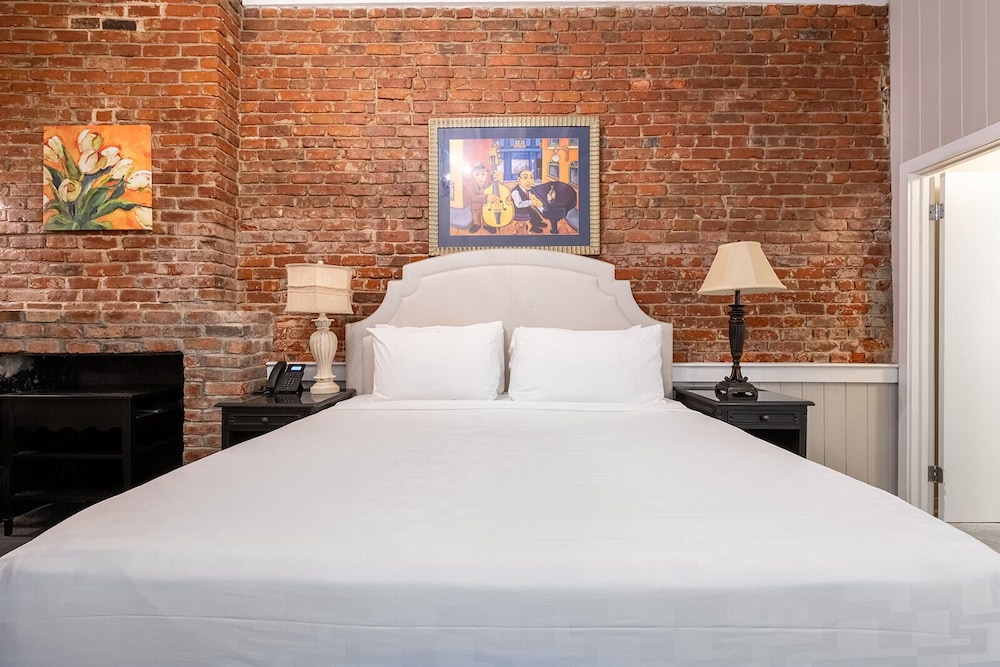 French Quarter Suites Hotel - photo 5