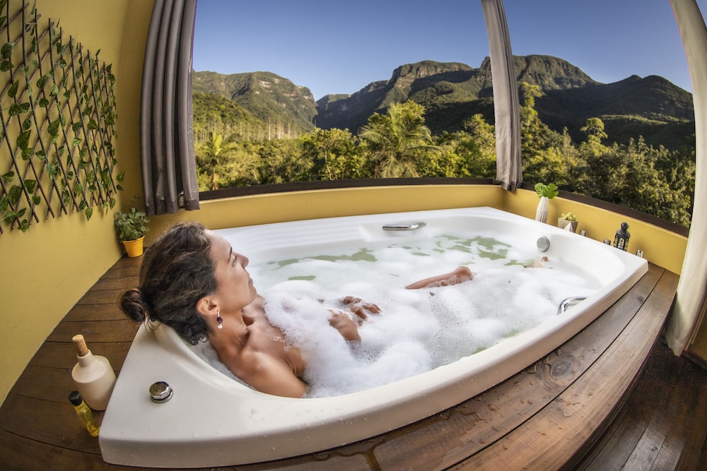 Pedra Afiada Refúgio Ecológico in Praia Grande, Brasil