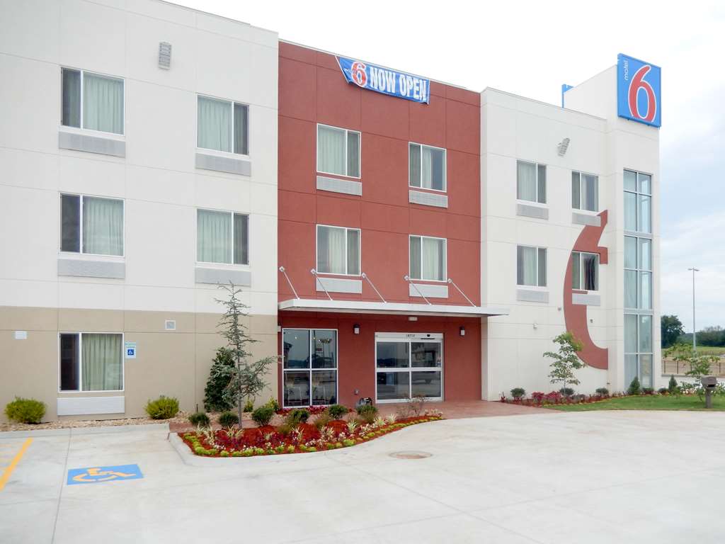 Motel 6 Tulsa OK - featured photo
