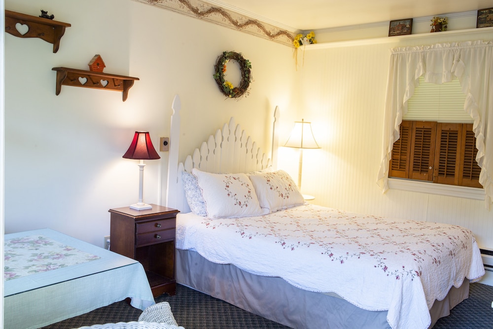 The Chimney Rock Inn & Cottages - photo 86