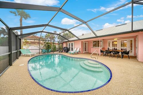 Sooner Beach Escape - last minute hotel in Sanibel