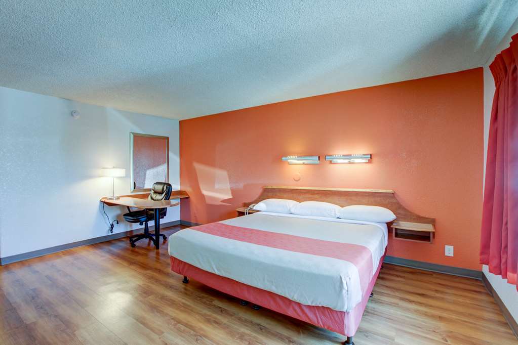 Motel 6 Irvine Orange County Airport - photo 15