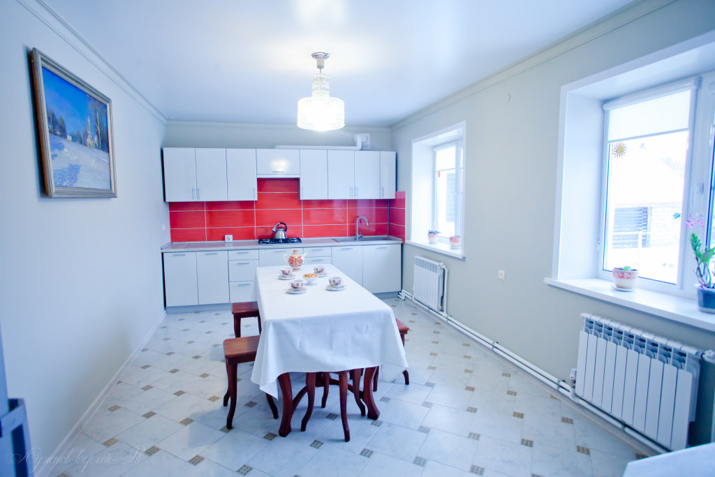 Gostevoy dom Lepeshinykh in Suzdal', Russia