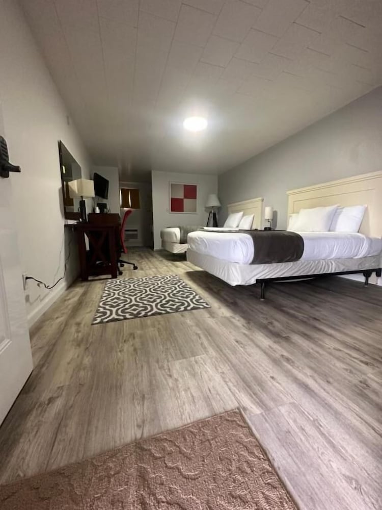 Fossil Butte Motel - photo 4
