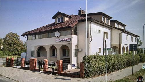 Nad Zalewem 500 163 489 — hotel in Radzymin