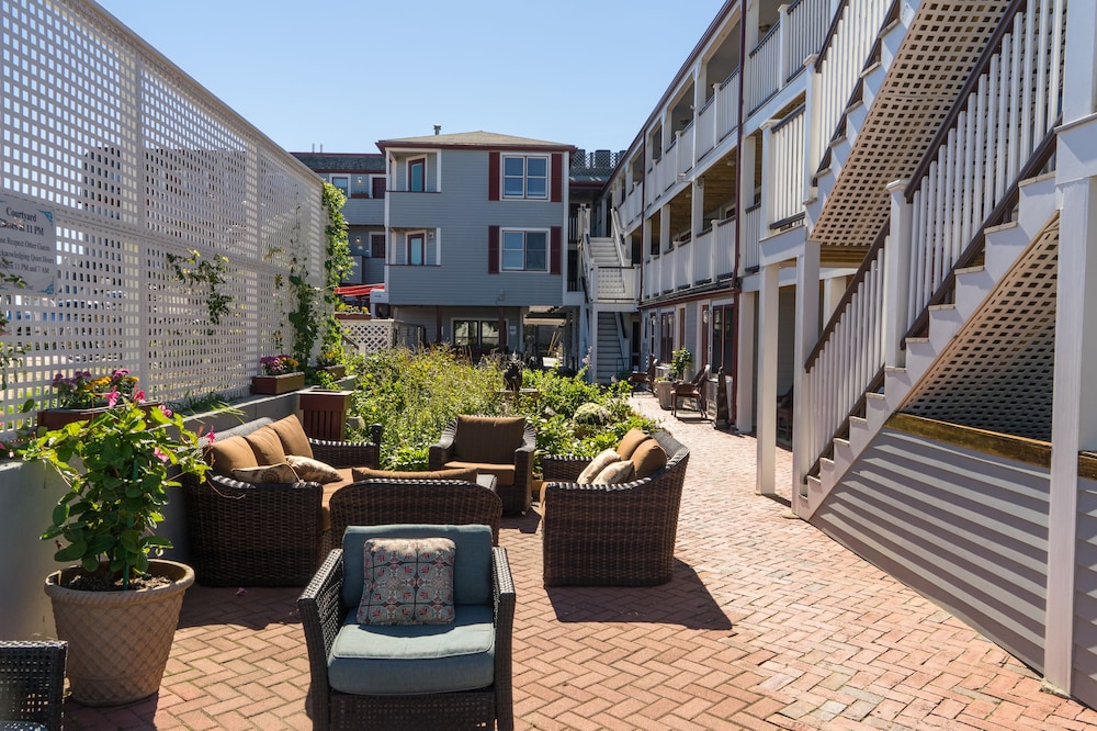 MV Surfside Hotel - photo 49