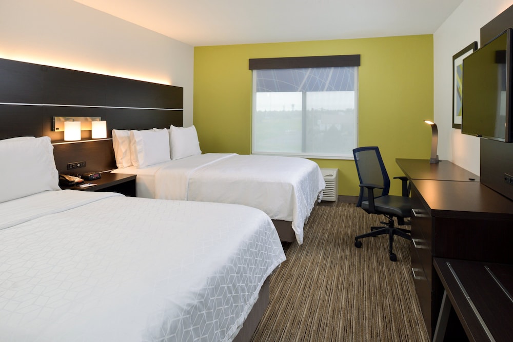 Holiday Inn Express & Suites Pueblo North by IHG - photo 24