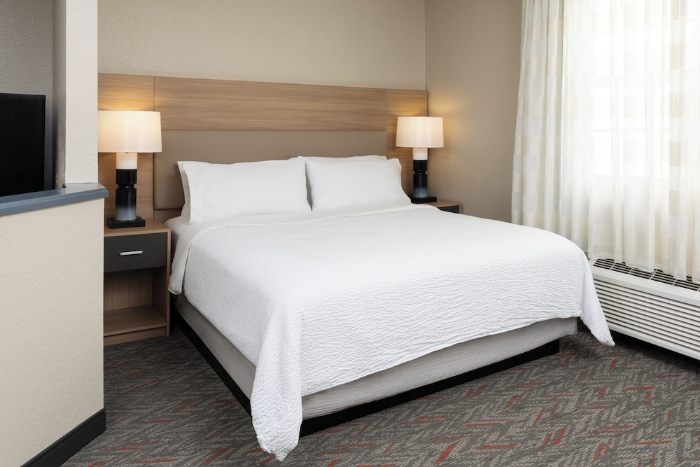 Candlewood Suites Miami Lakes by IHG - photo 9