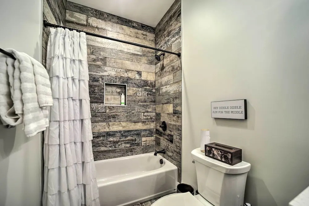 7 Mi to Ski Sapphire Valley: Resort style Retreat - featured photo