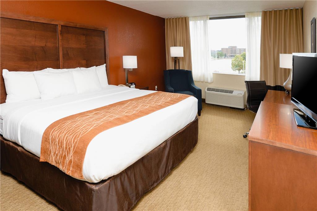 Comfort Inn & Suites Event Center - photo 8