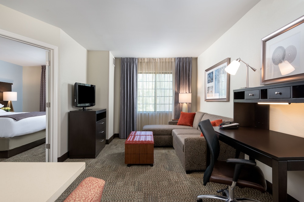 Staybridge Suites Chantilly Dulles Airport an IHG Hotel - photo 4