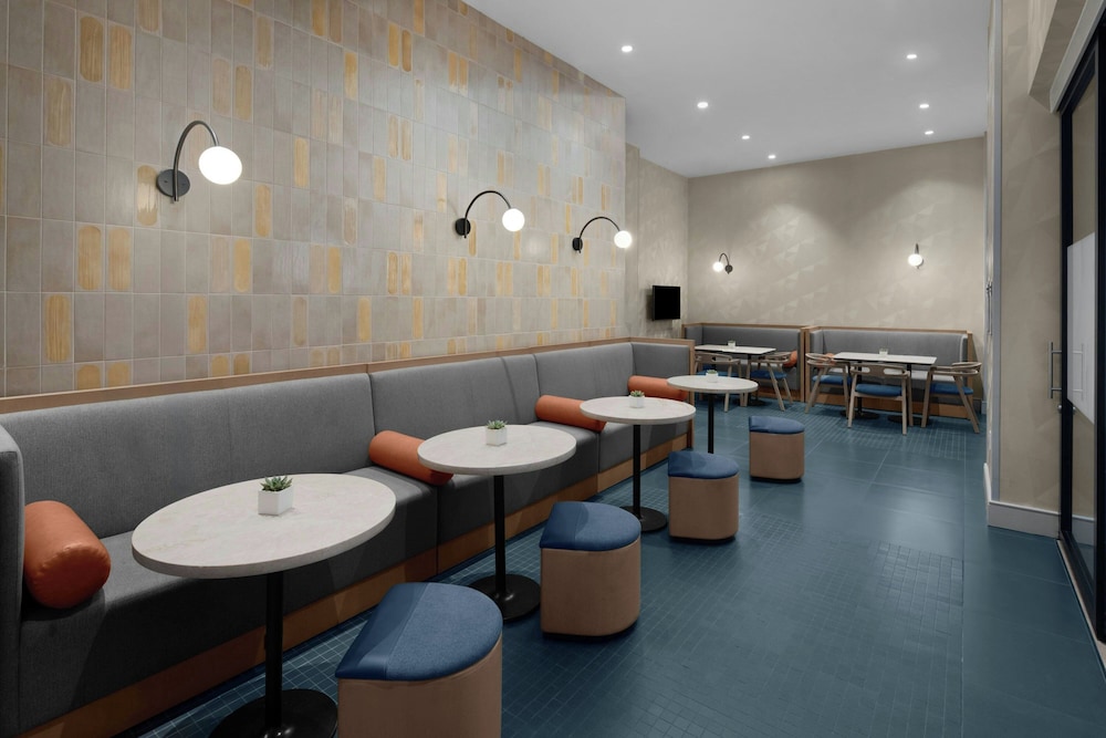 Courtyard by Marriott New York World Trade Center Area - photo 37