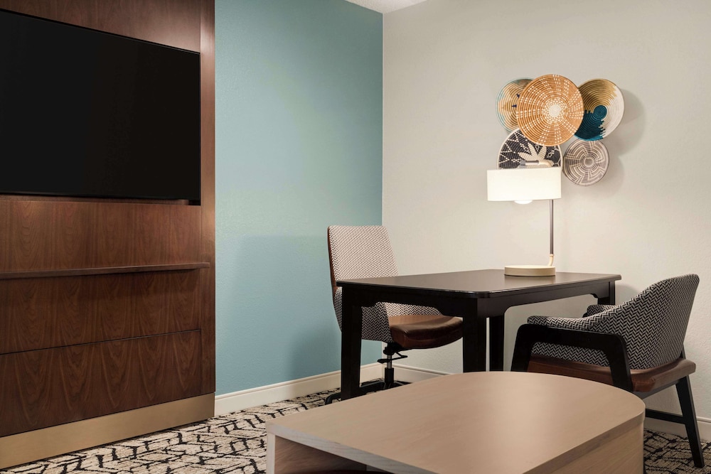 Embassy Suites by Hilton Fort Lauderdale 17th Street - photo 22
