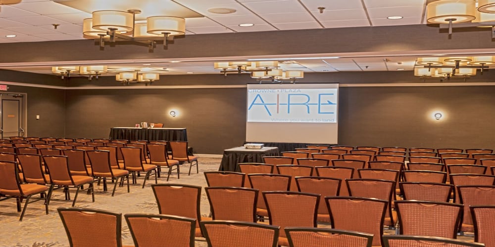 Crowne Plaza Suites MSP Airport Mall of America by IHG - photo 59