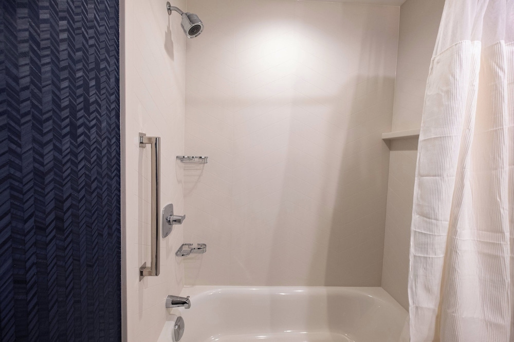 Fairfield Inn & Suites by Marriott Fond du Lac - photo 10