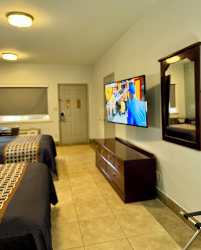 Texas Inn and Suites City Center at University Dr. - photo 12