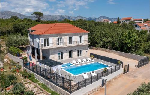 Nice Home In Sucuraj With Wifi — 5-Star Luxury Hotel in Sucuraj, Croatia
