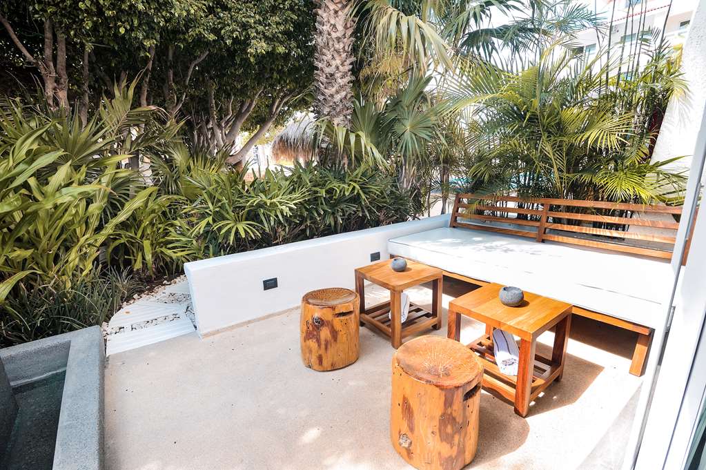 Poolside Villa Bahia Hotel & Beach House