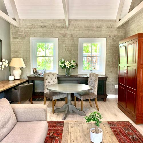 One Oak Guest House — 4-Star Luxury Hotel in Cape Town, South Africa